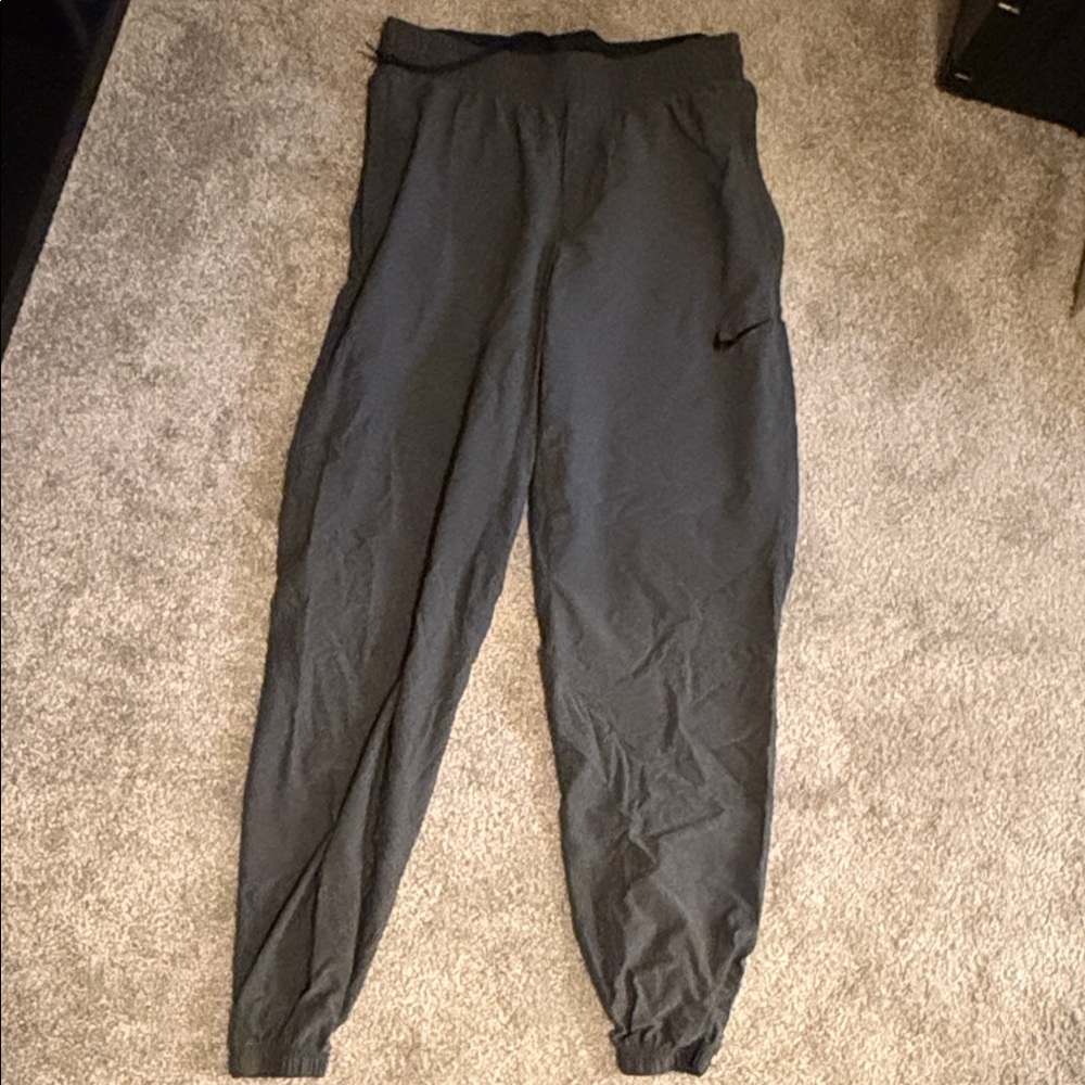 Nike joggers sz M